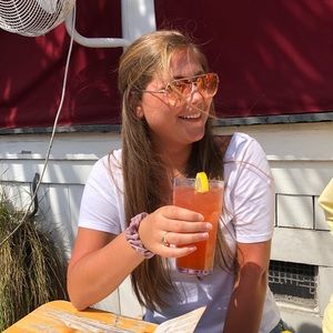 Meet your Posher, Emma